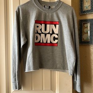 - Run DMC Crop Sweatshirt Size XL